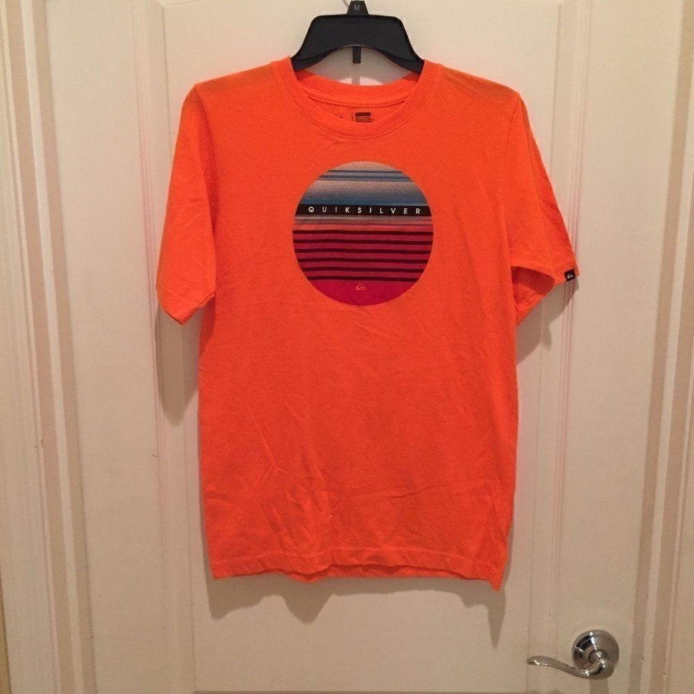 Quicksilver Tee 💕 3/$10